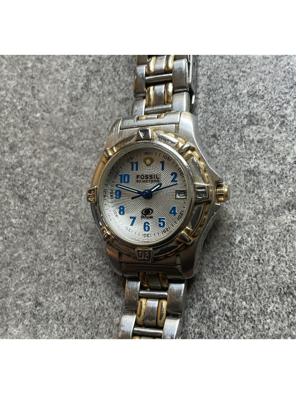 Fossil Womens Diver Style Watch Two Tone Case And Band All Stainless Steel A10